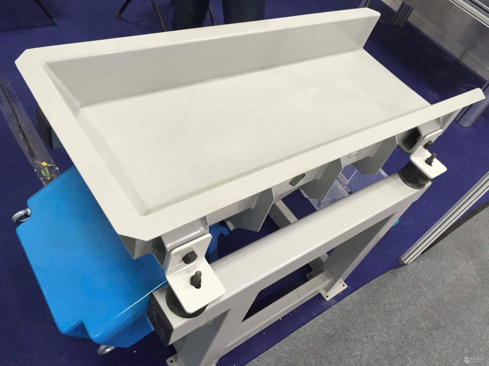 電磁振動給料機 電磁振動給料機